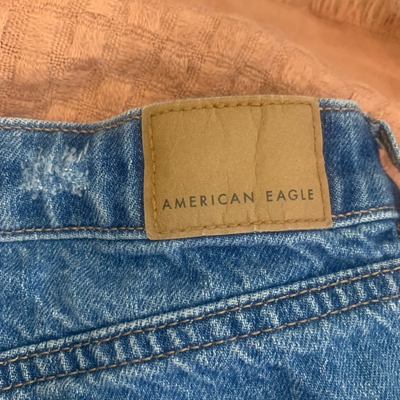 American Eagle Size 6 ripped denim shorts - Picture 6 of 6